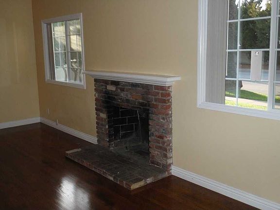3rd image of 8716 Grand Ave