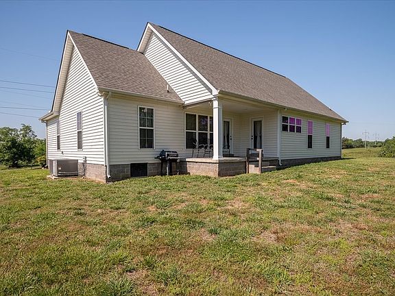 3rd image of 460 Ables Ln