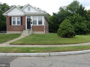 10 Berwick Ave, Mount Ephraim, NJ 08059