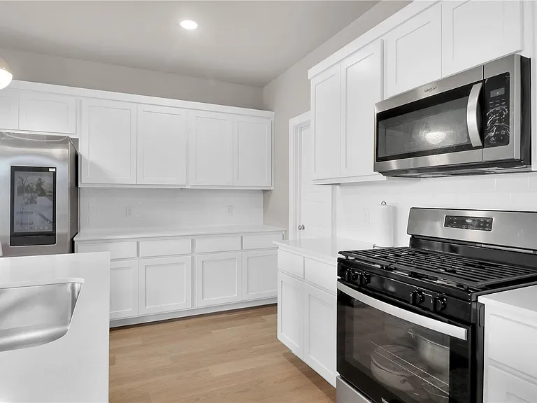 10604 Long Trail Dr — Photo 4