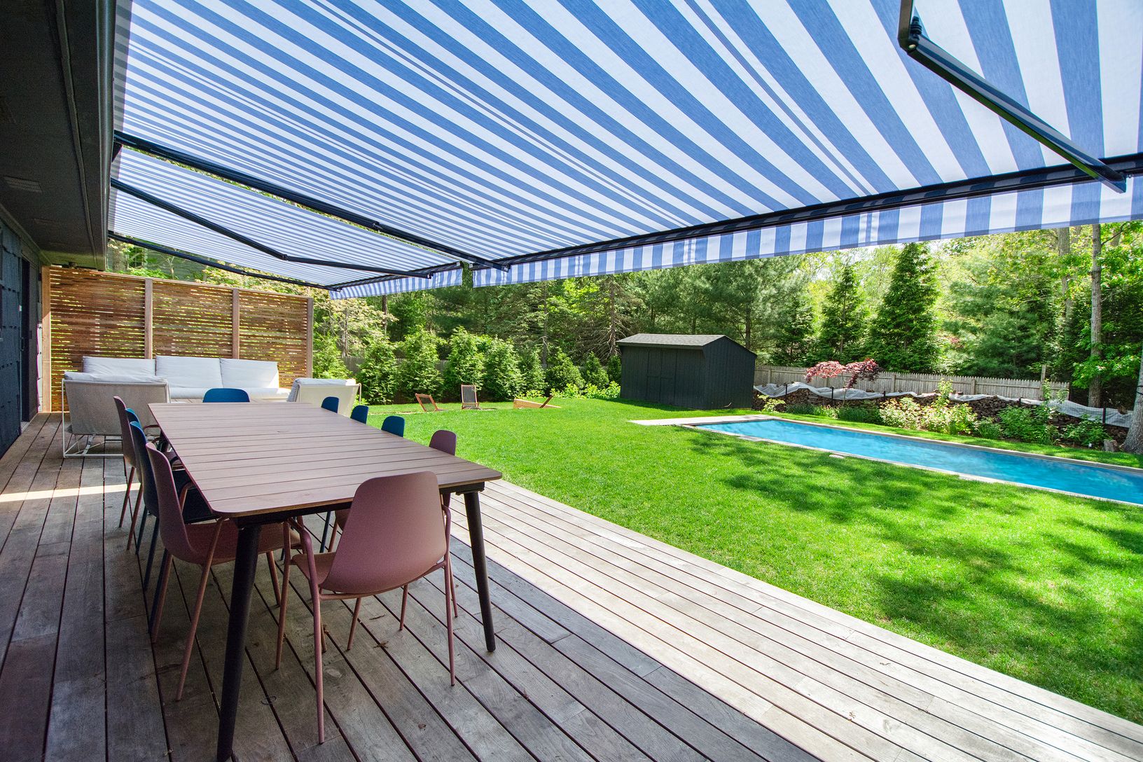  Ample Decking with Privacy Screen