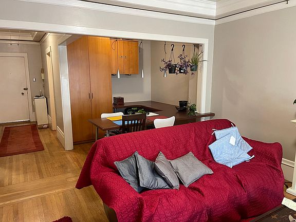 3rd image of 1030 Bush St APT 4