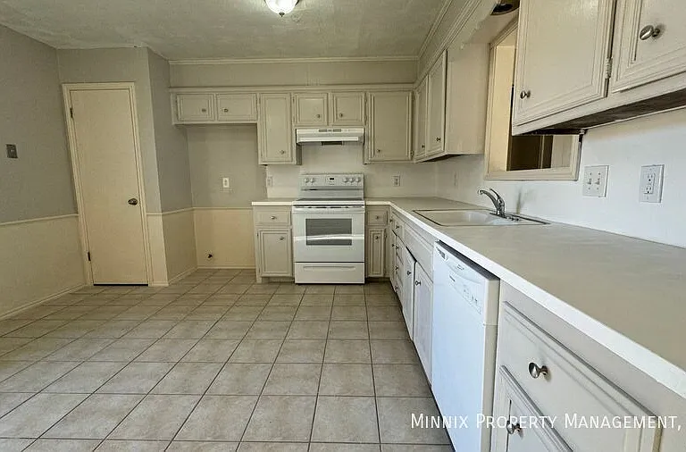 6111 10th Dr — Photo 9