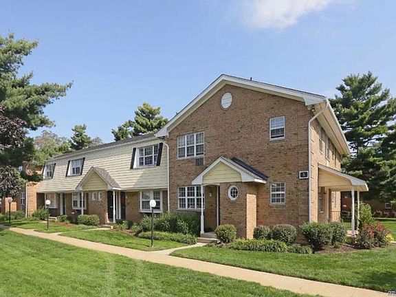 2nd image of 80 Weaver Dr APT 6B
