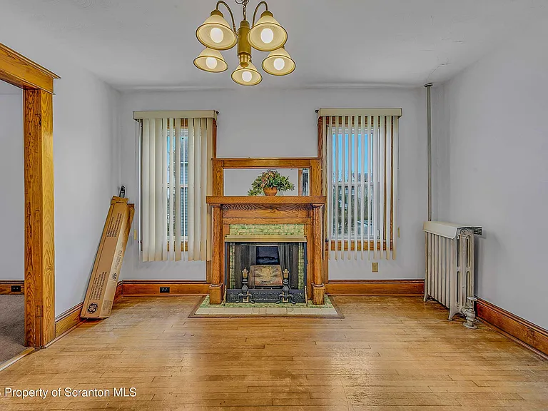 1425 Church Ave — Photo 8