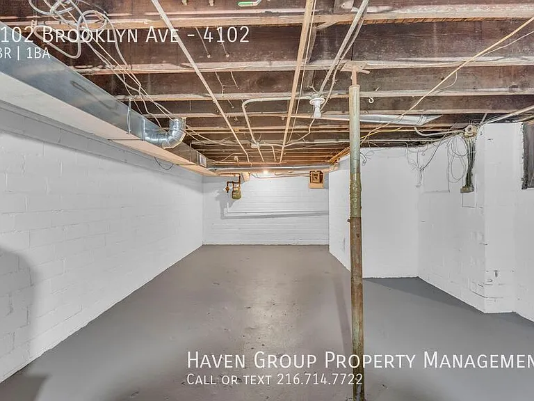 4102 Brooklyn Ave #4102 — Photo 22