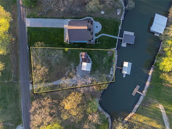2nd image of 208 Lake Viking Ter