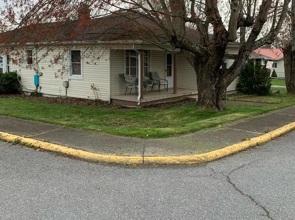 208 Hunter St, Oak Hill, WV 25901