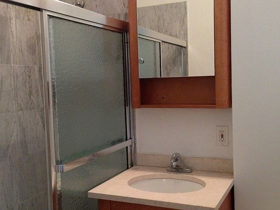 4th image of 217 E 66th St #203