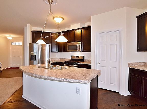 5th image of 6N338 Whitmore Cir Unit E