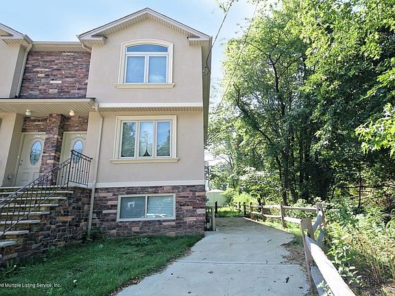 2nd image of 29 Apricot Ct