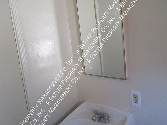4th image of 2490 Cedar Ave APT 8