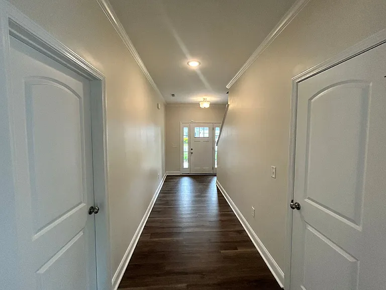 1210 Simpson St — Photo 7