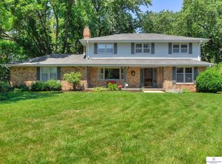 8005 Spaulding Cir, Omaha, NE 68134