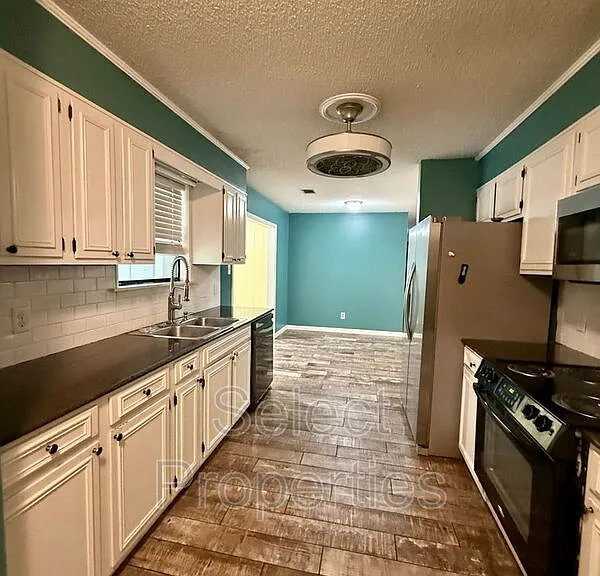 1116 W Nettleton Ave — Photo 9