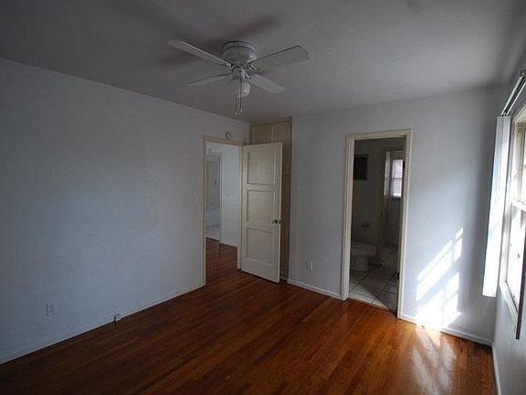5th image of 7924 La Mesa Blvd