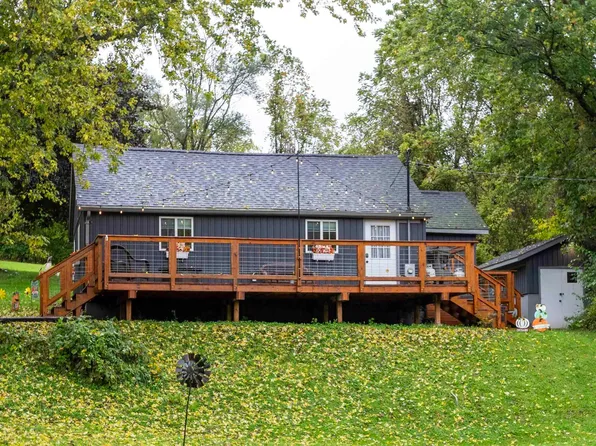 2825 Fairplay Rd, Hazel Green, WI 53811