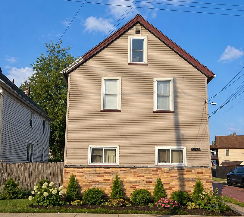 1st image of 3610 W 46th St