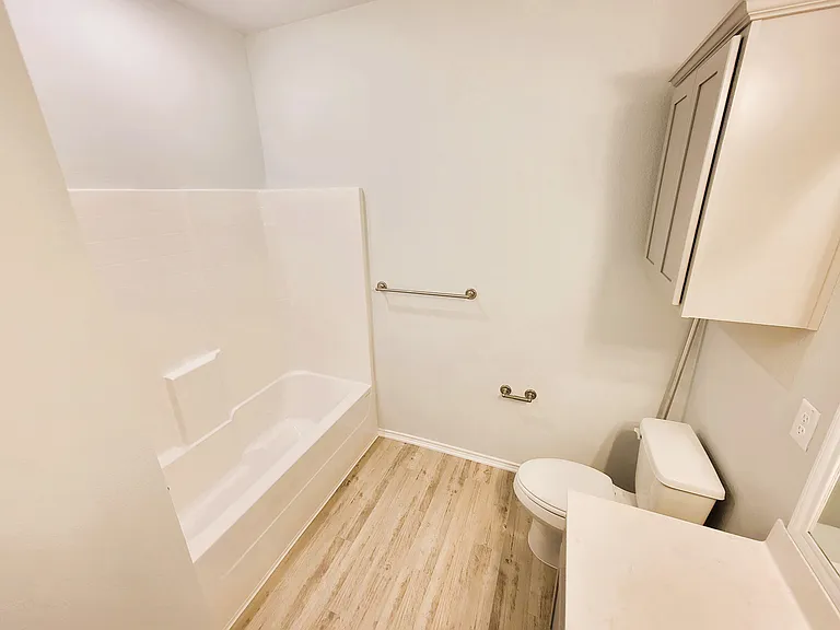 1235 Lexington Dr #B — Photo 11