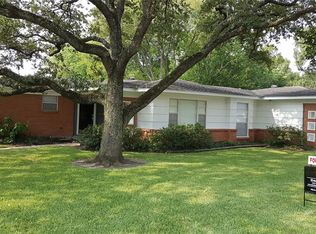 8402 Robindell Dr, Houston, TX 77074