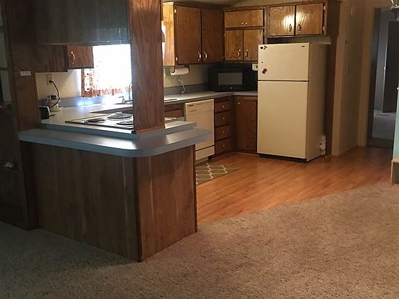 3rd image of 210 S Elm St