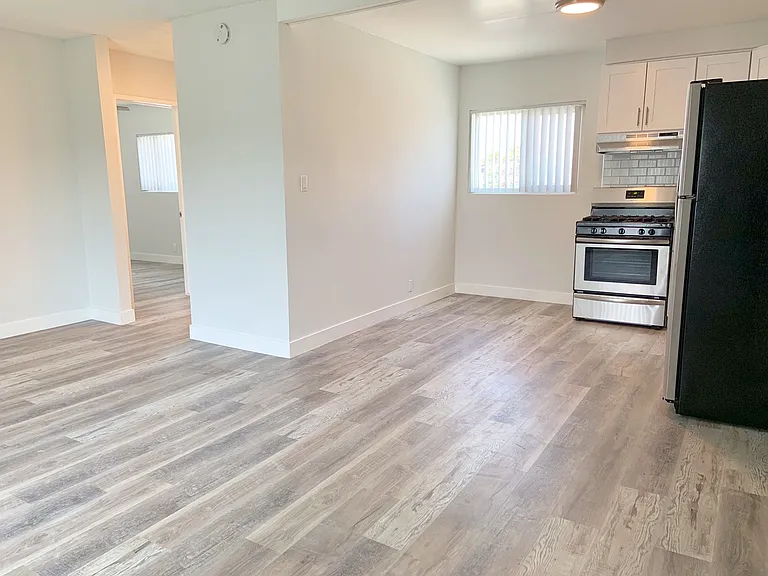 4050 W El Segundo Blvd — Photo 3