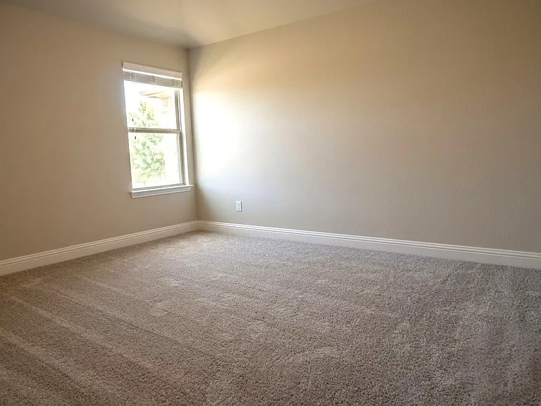 1426 Warringwood Dr — Photo 7
