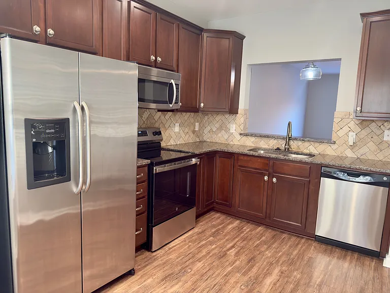 10538 Stoneacre Ct — Photo 3
