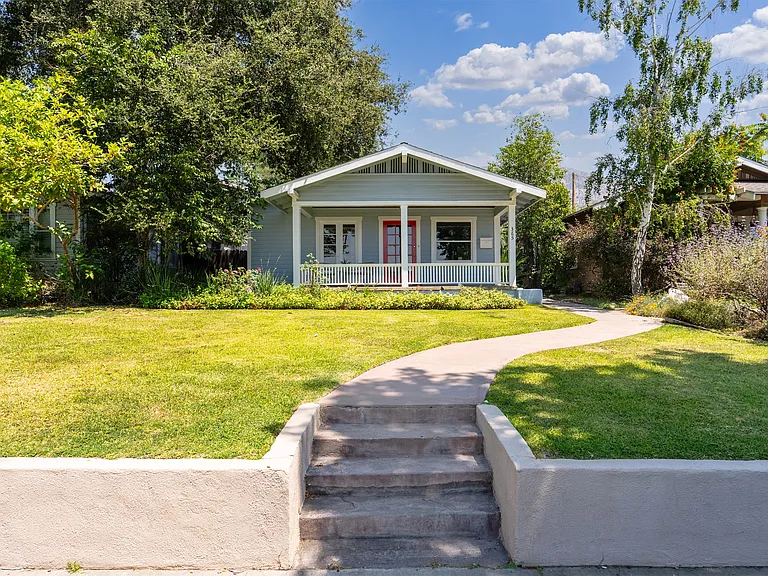 365 W Sierra Madre Blvd — Photo 1