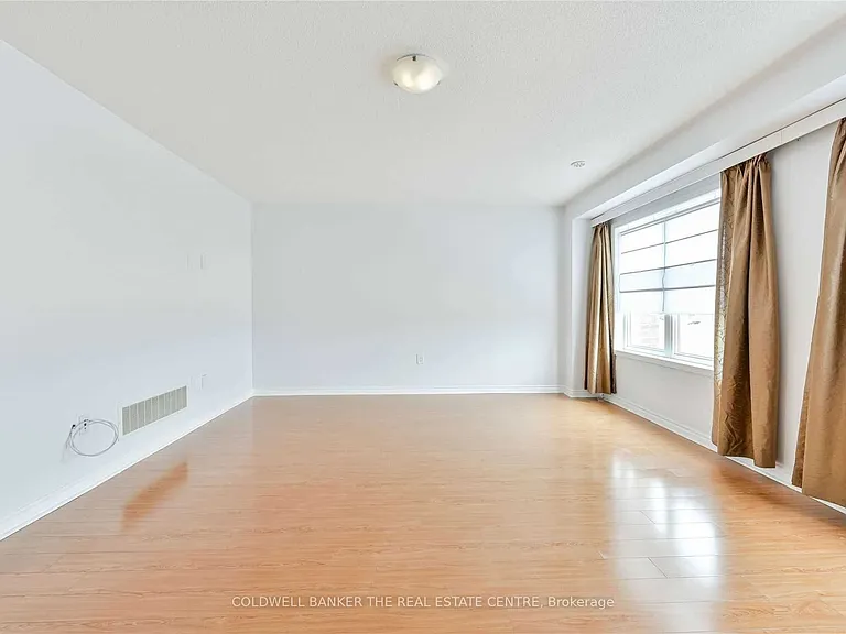 66 Bannister Cres — Photo 8