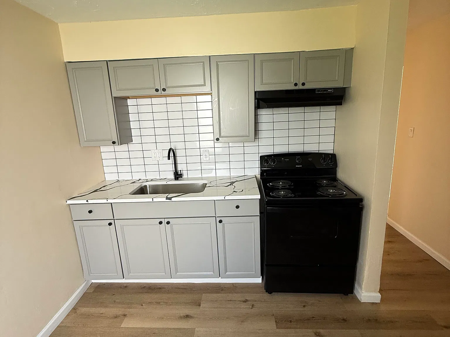 3 bed, 990 sqft, $1,425 — Photo 4