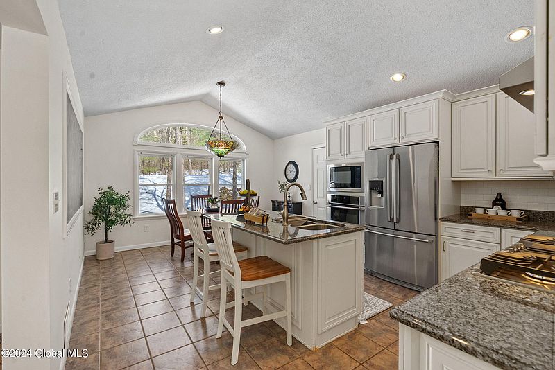5th image of 109 Chelsea Drive