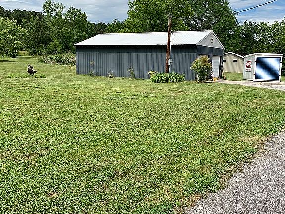 4 car garage w/power