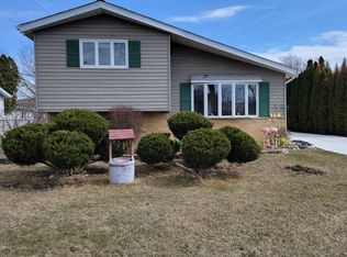 77 S Vista Ave, Addison, IL 60101