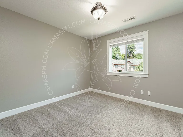 620 NW Ivy St — Photo 30
