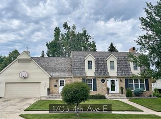 1703 4th Ave E, Williston, ND 58801