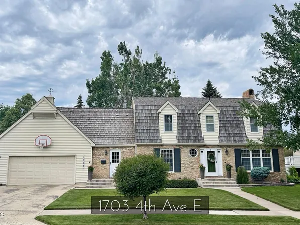 1703 4th Ave E, Williston, ND 58801