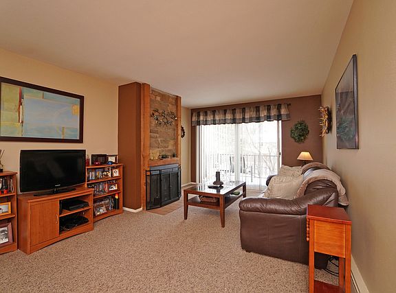 3rd image of 715 Grove Dr APT 207