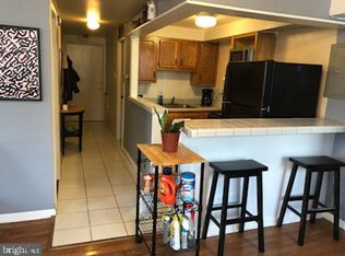 100 N 3rd St APT 4A, Philadelphia, PA 19106