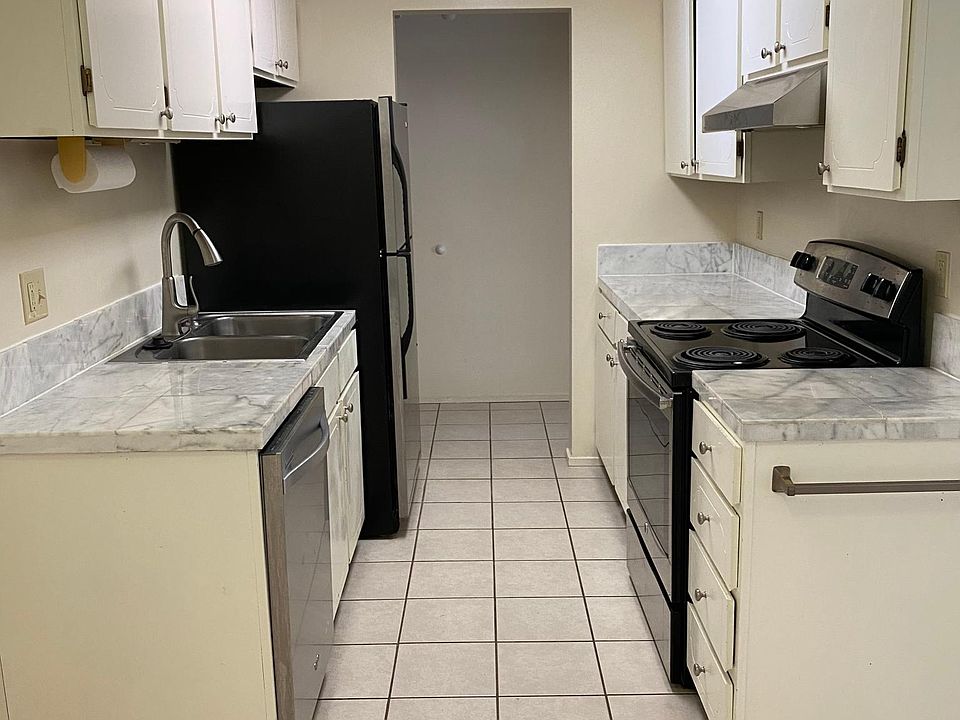 1st image of 11006 NE 68th St APT 815