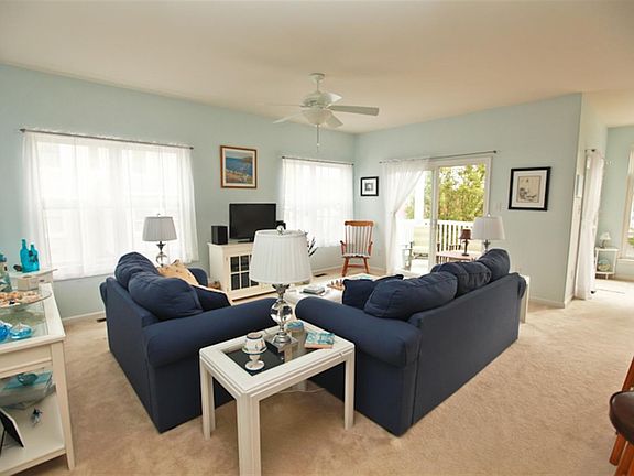 Bright and Spacious Living Room