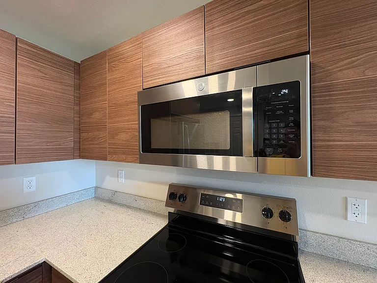 4424 S Texas Ave #306 — Photo 6