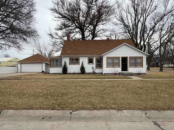 207 E 3rd St, Minden, NE 68959