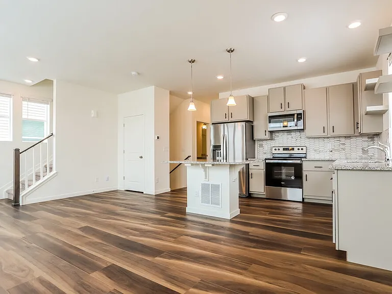 4752 N Tower Ct — Photo 6