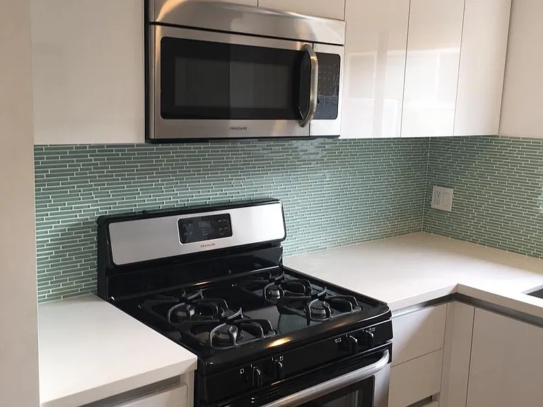 11948 Gorham Ave #5 — Photo 4