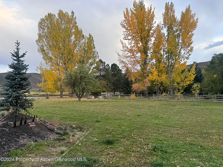 24 Cherry Ln — Photo 40