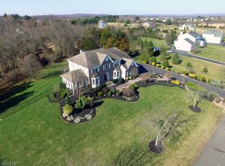 10 Unami Ct, Somerset, NJ 08873