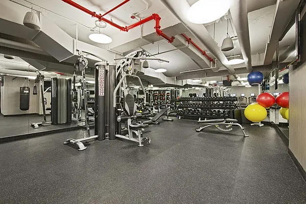 Rented by Manhattan Realty Group | media 9