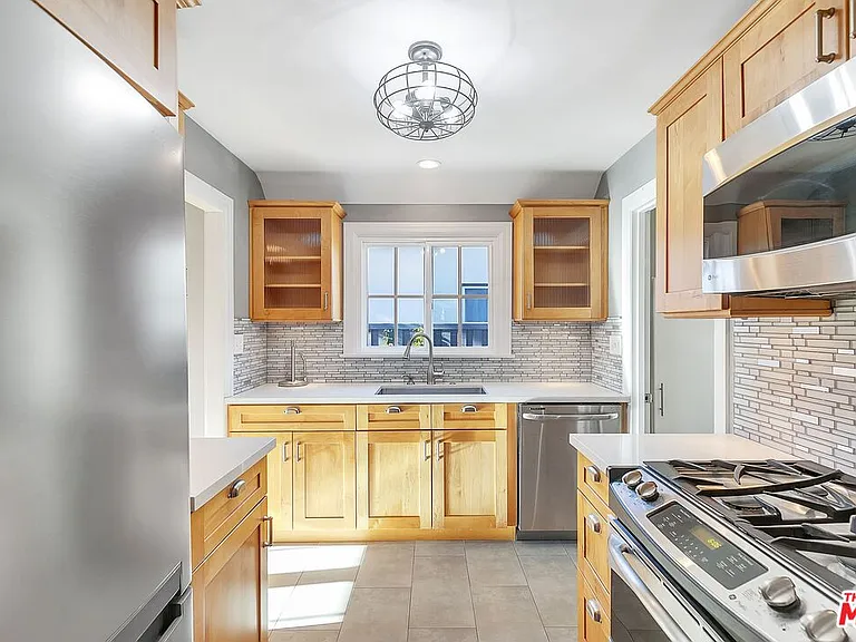 2630 S Bedford St #2630 — Photo 11