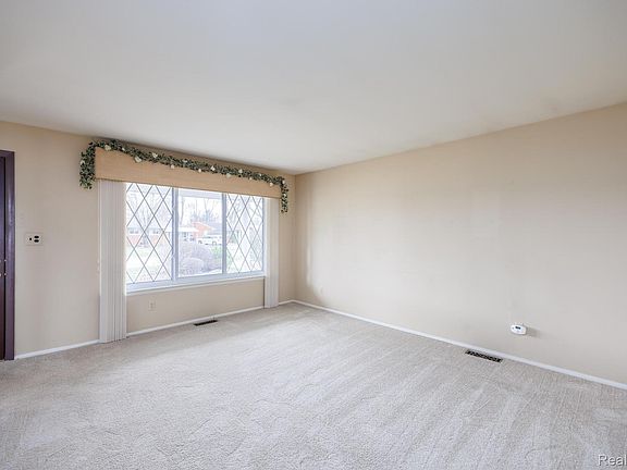 5th image of 5121 McKinley Rd